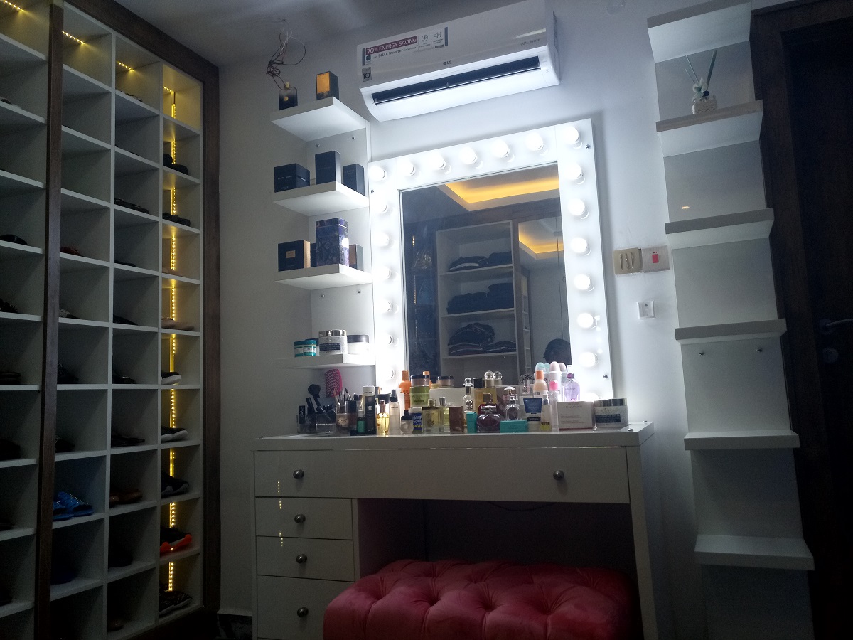 Vanity Dresser